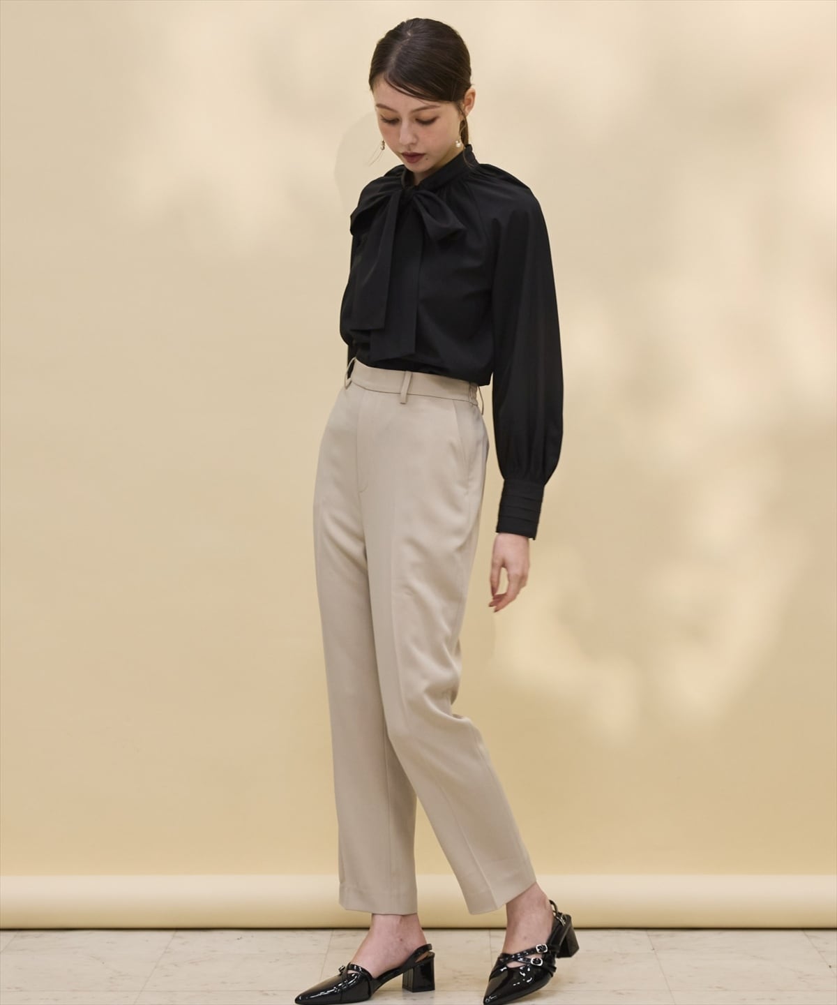 ベーシックテーパードパンツ