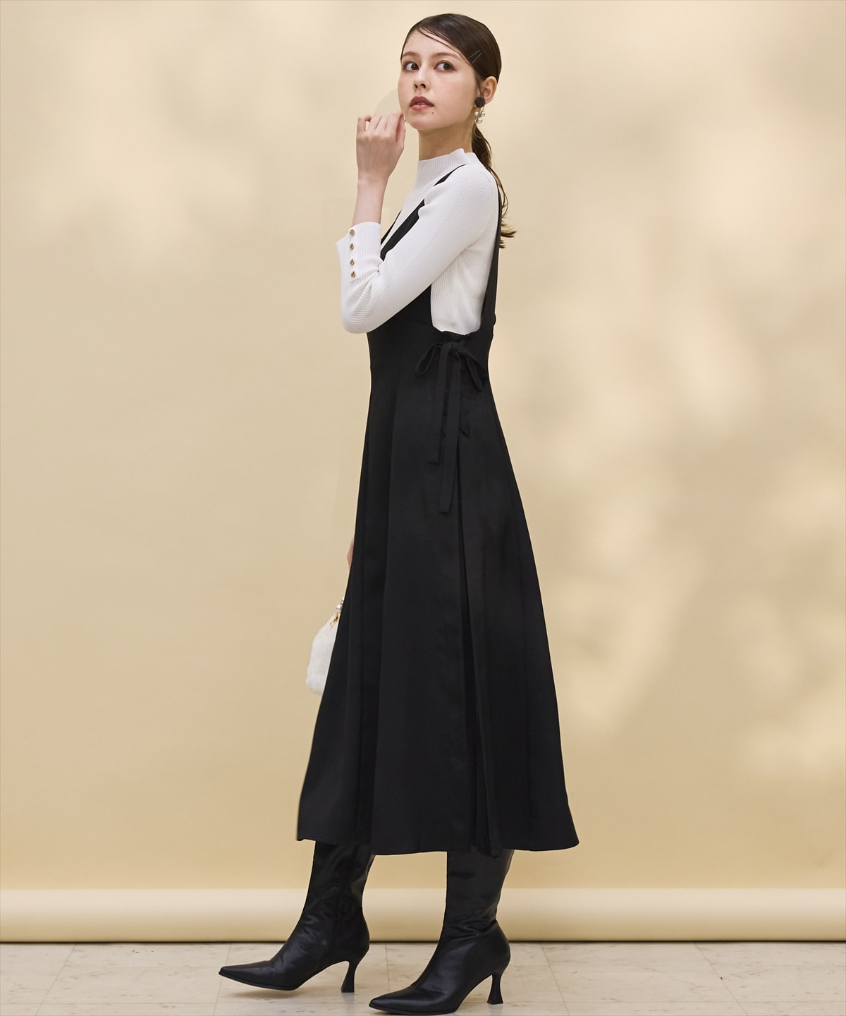 金ボタンモックネックリブニットプルオーバー