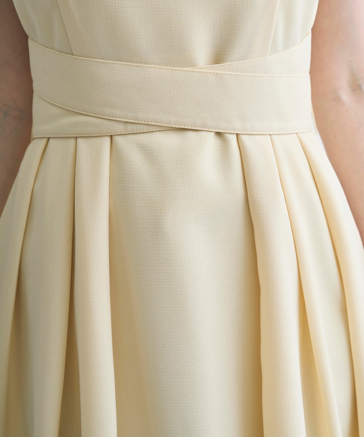 【3/19(Thu)予約開始】バックリボン袖フリルワンピース