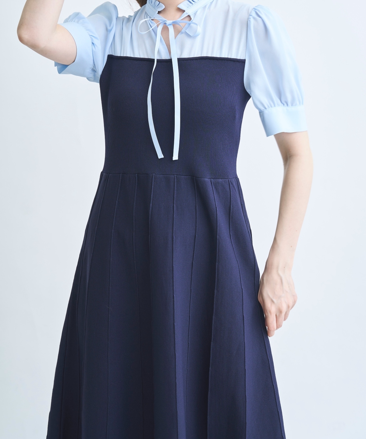 【3/19(Thu)予約開始】フリル衿ニットドッキングワンピース