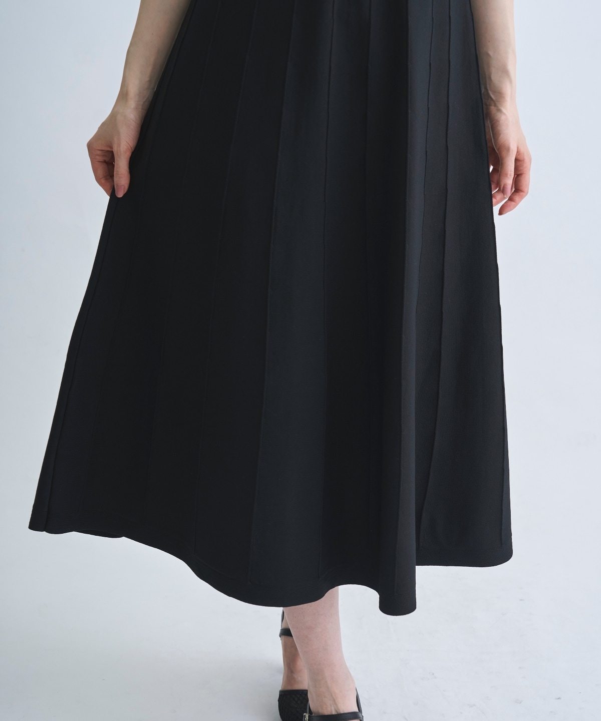 【3/19(Thu)予約開始】フリル衿ニットドッキングワンピース