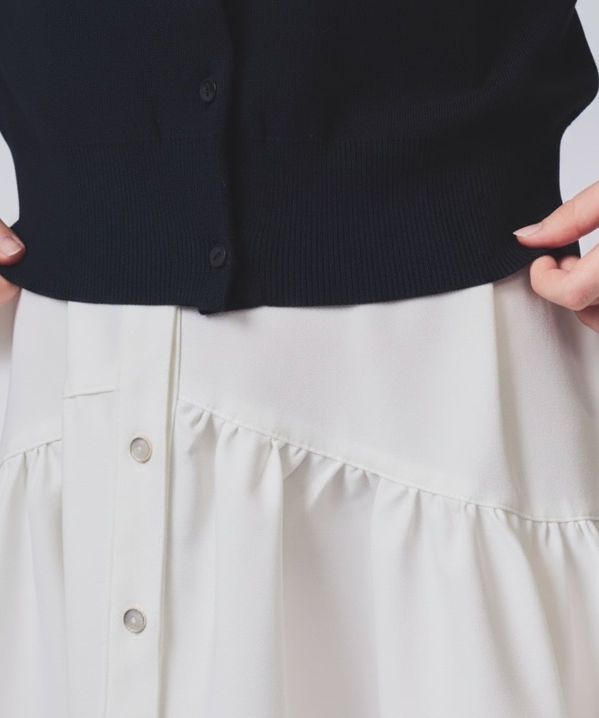 【2/20(Fri)発売】リボンブローチ付きカーディガン