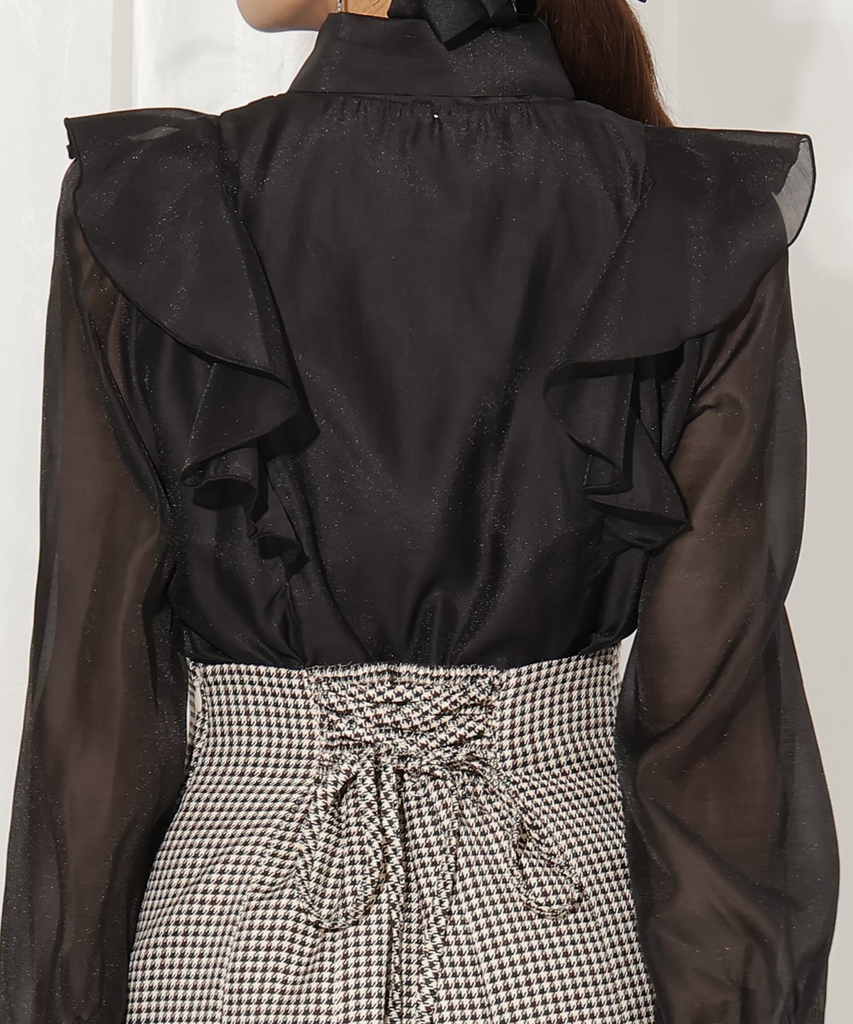 シアーラッフルボウタイブラウス