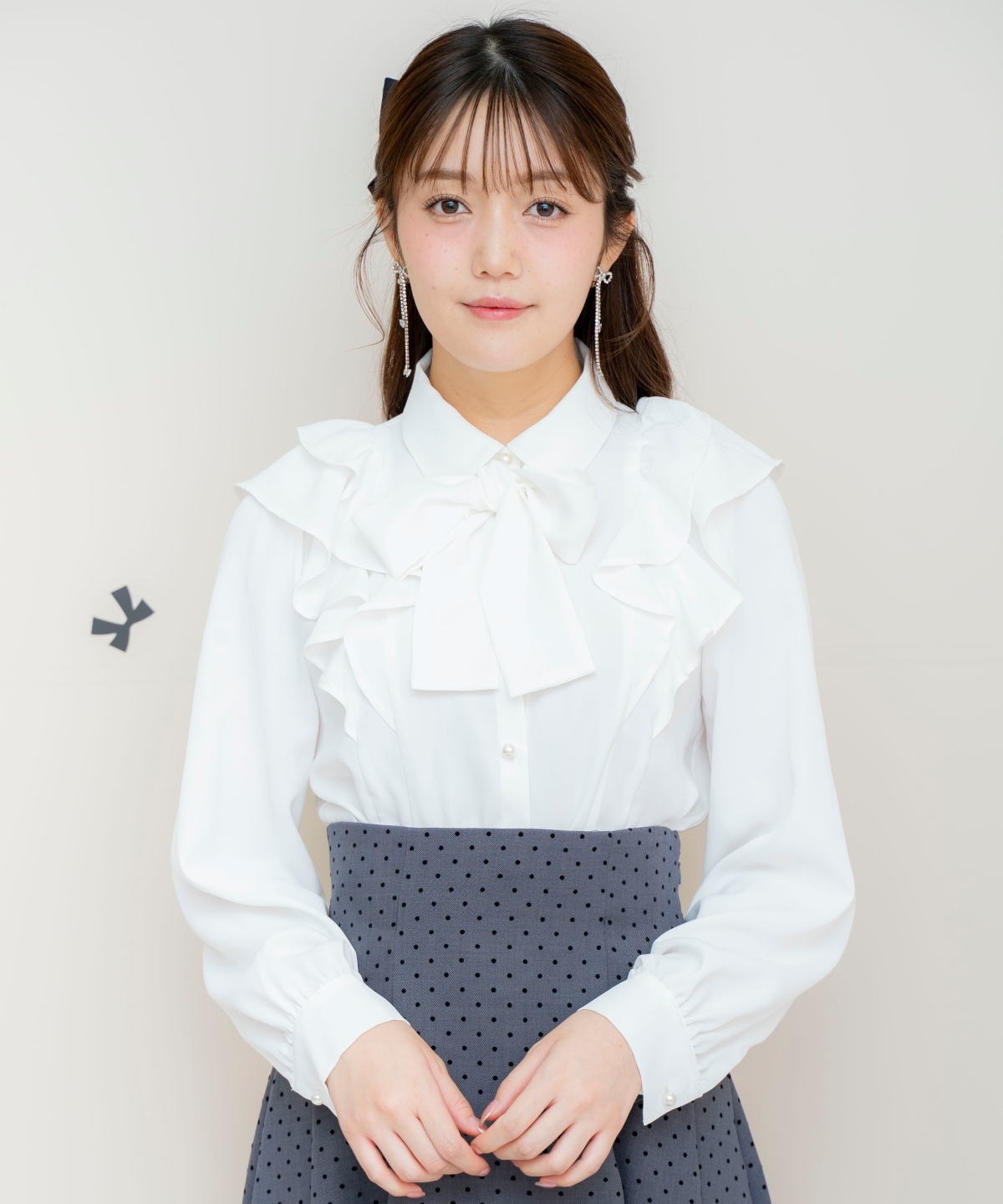 ダブルフリルリボンタイブラウス