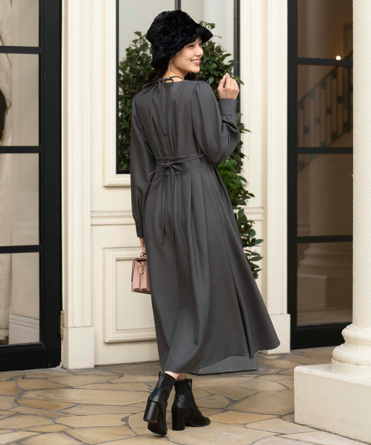 クロスネックフレアワンピース