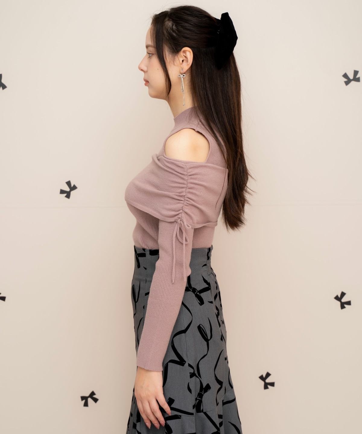 ギャザーリボンオフショルニット