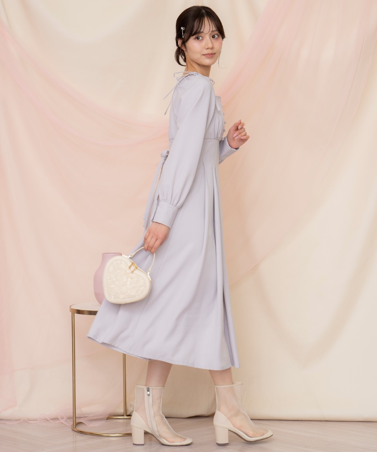 ショルダーリボンタックフレアワンピース