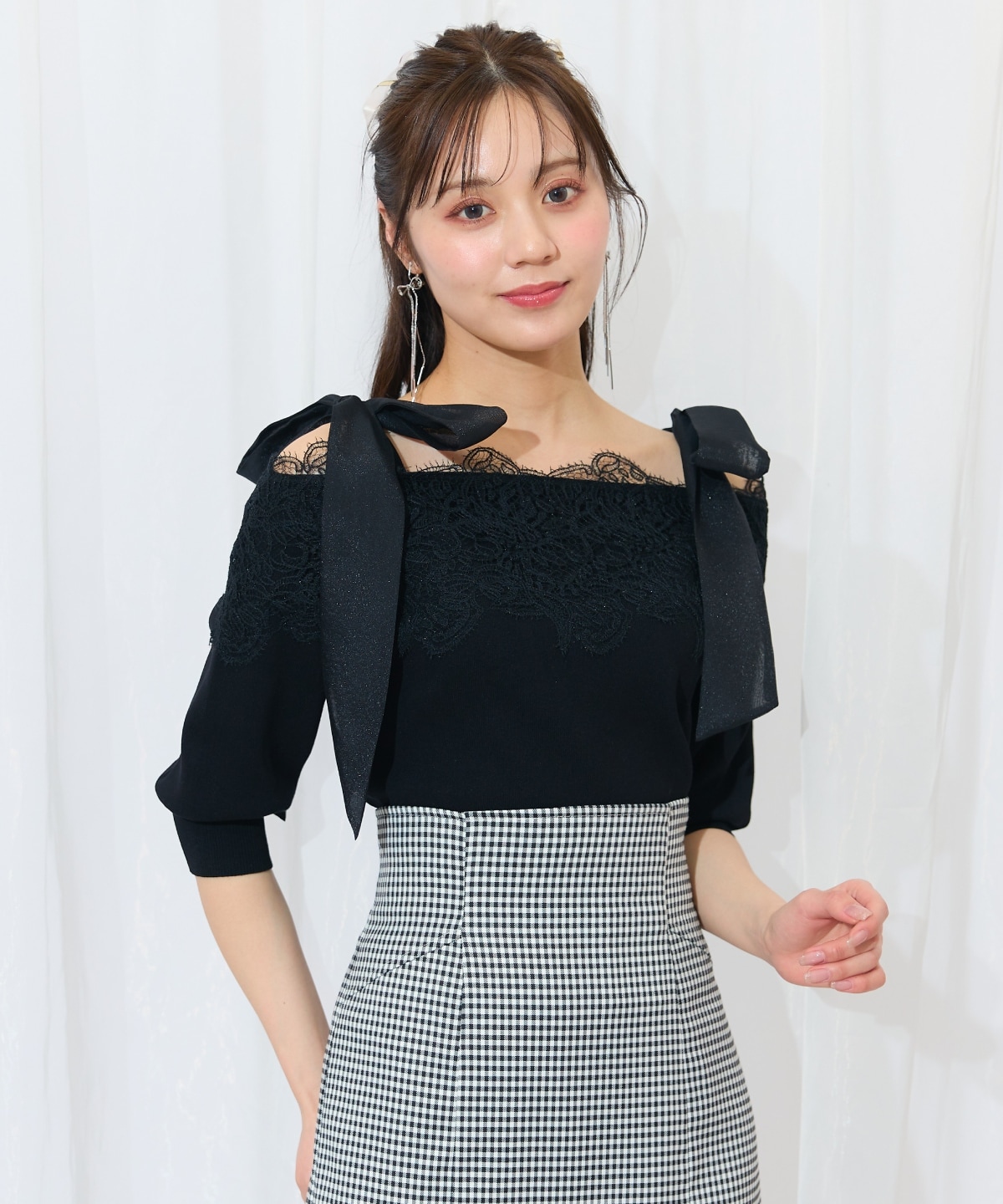 レーストリミング肩リボンニット