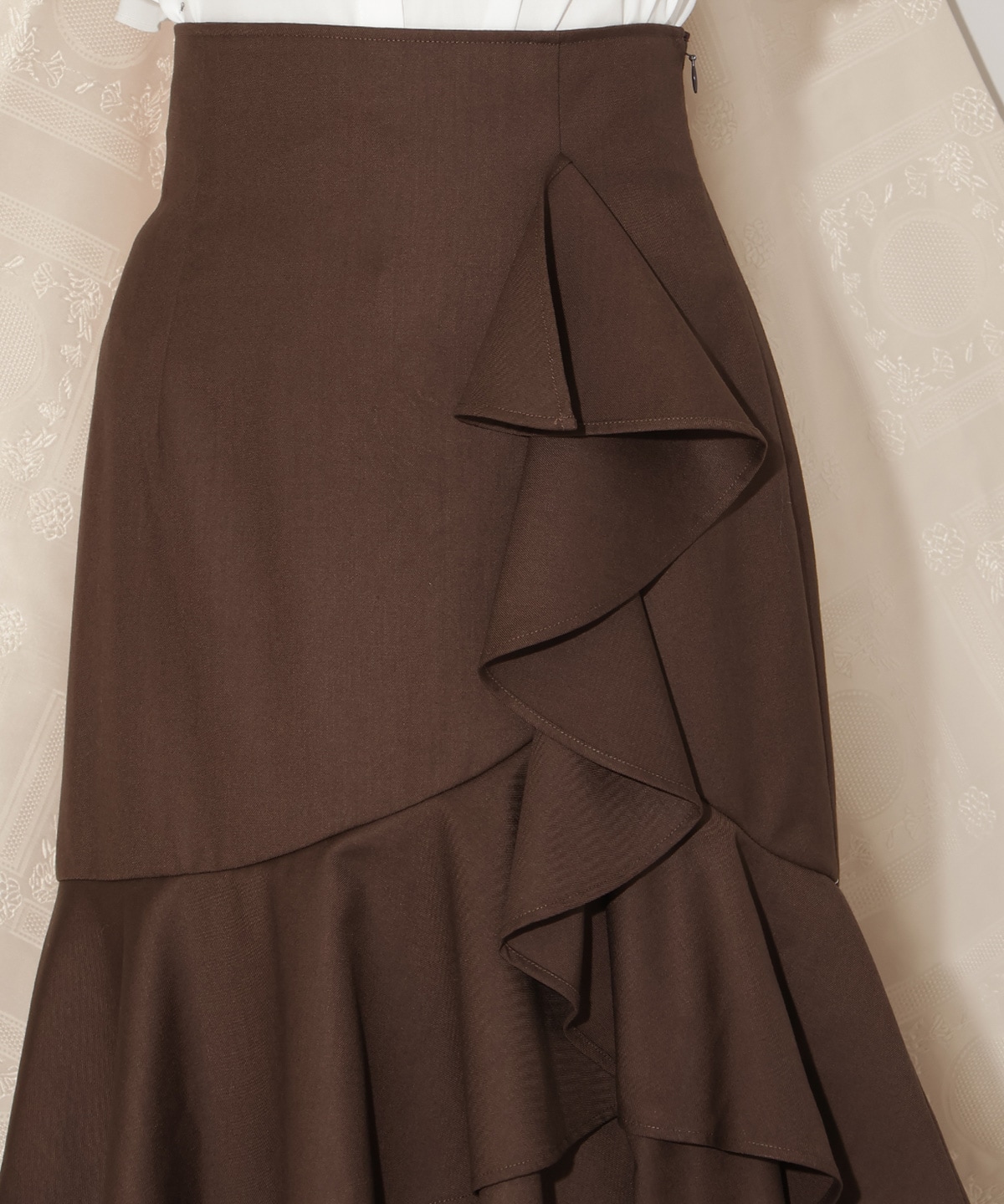 ラッフルティアードヘムスカート