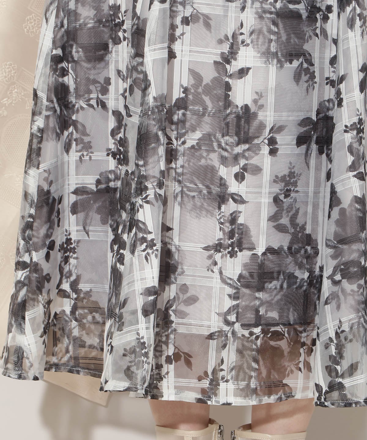 モノトーンフラワーオーガンジーフレアスカート