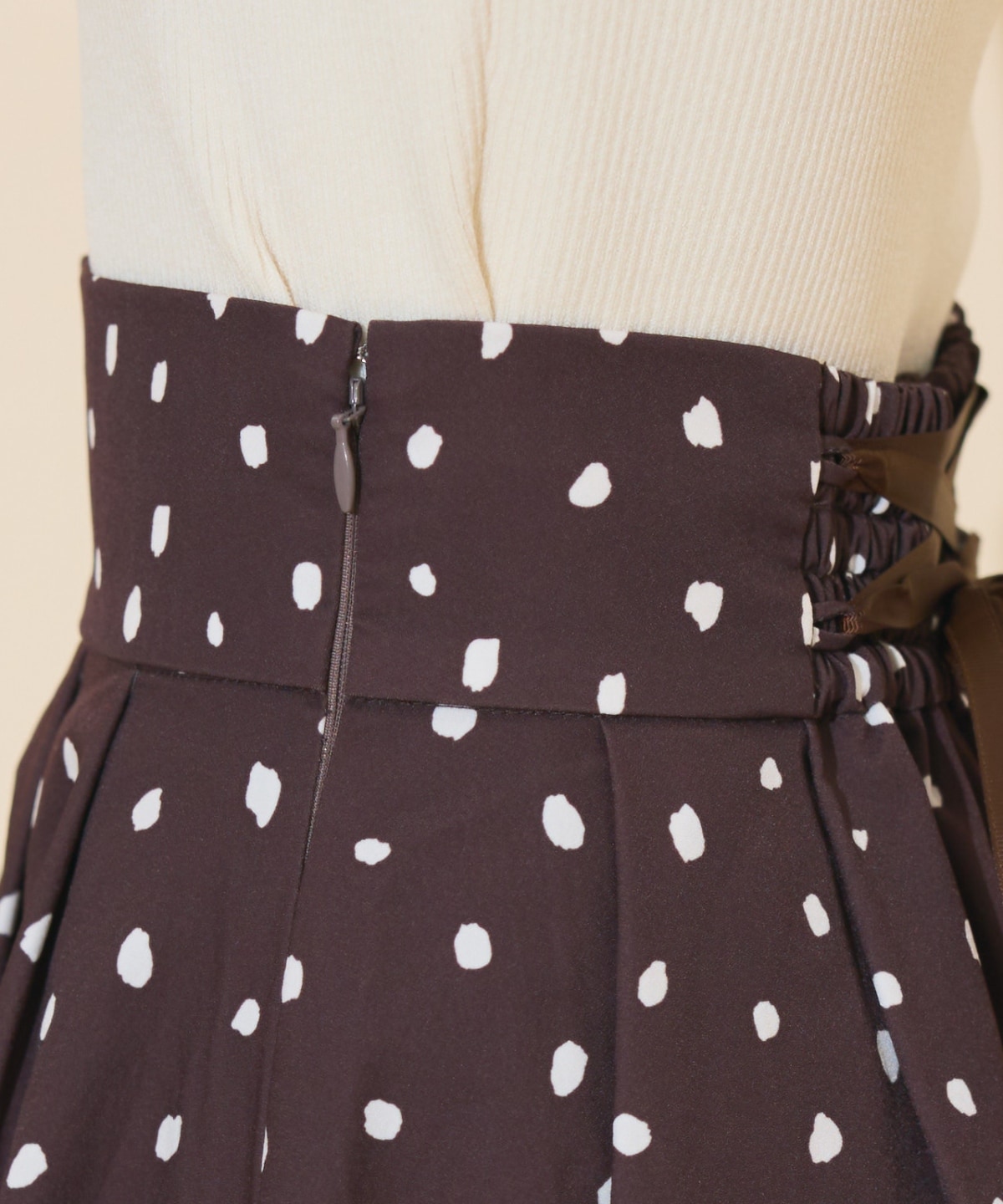 ダルメシアンプリントボリュームタックスカート