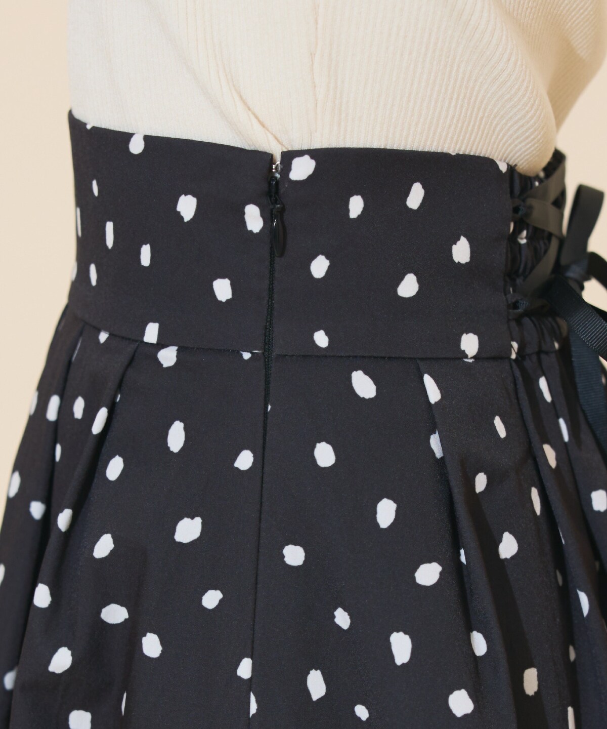 ダルメシアンプリントボリュームタックスカート