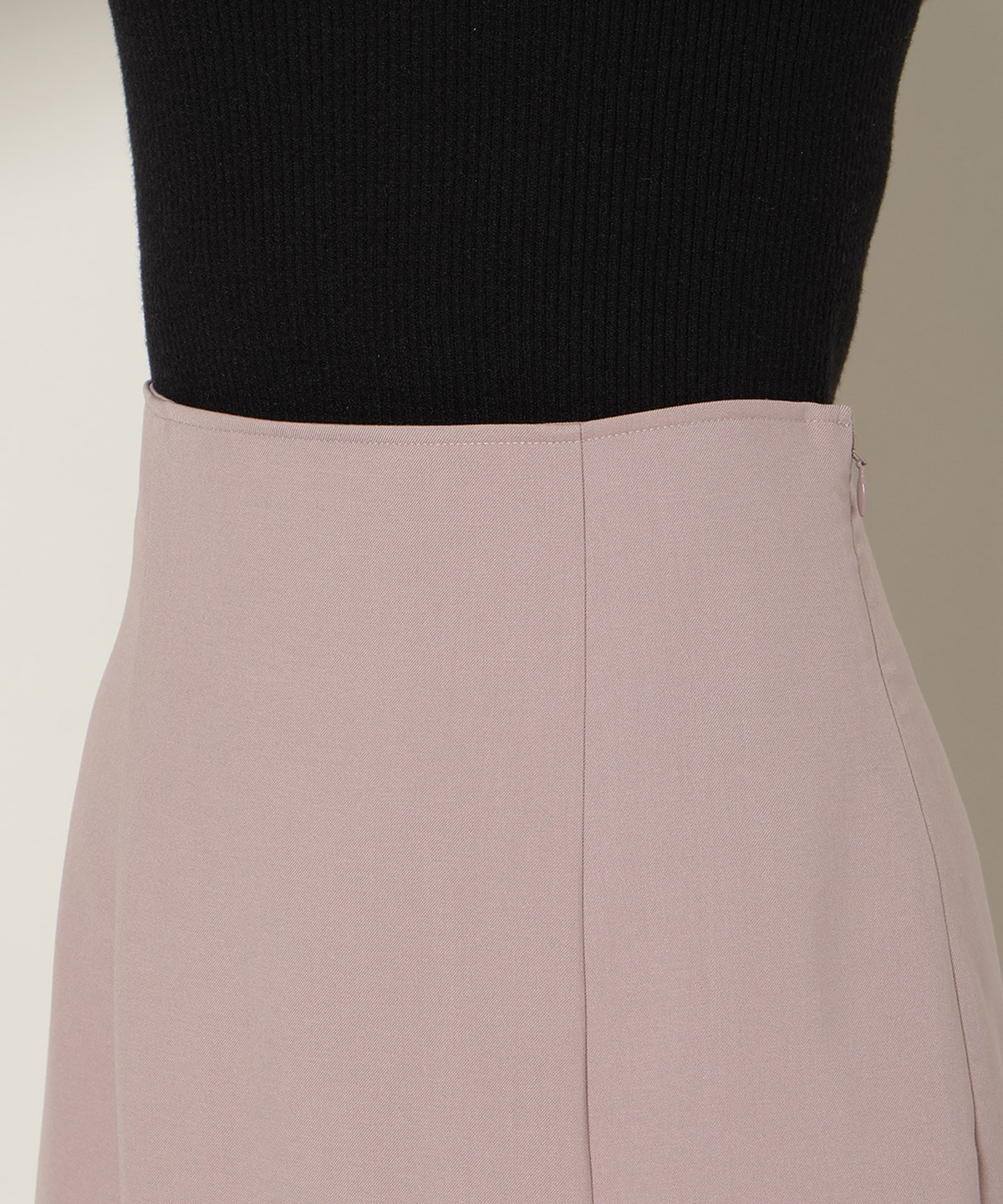 スリットデザインラッフルハイウエストスカート