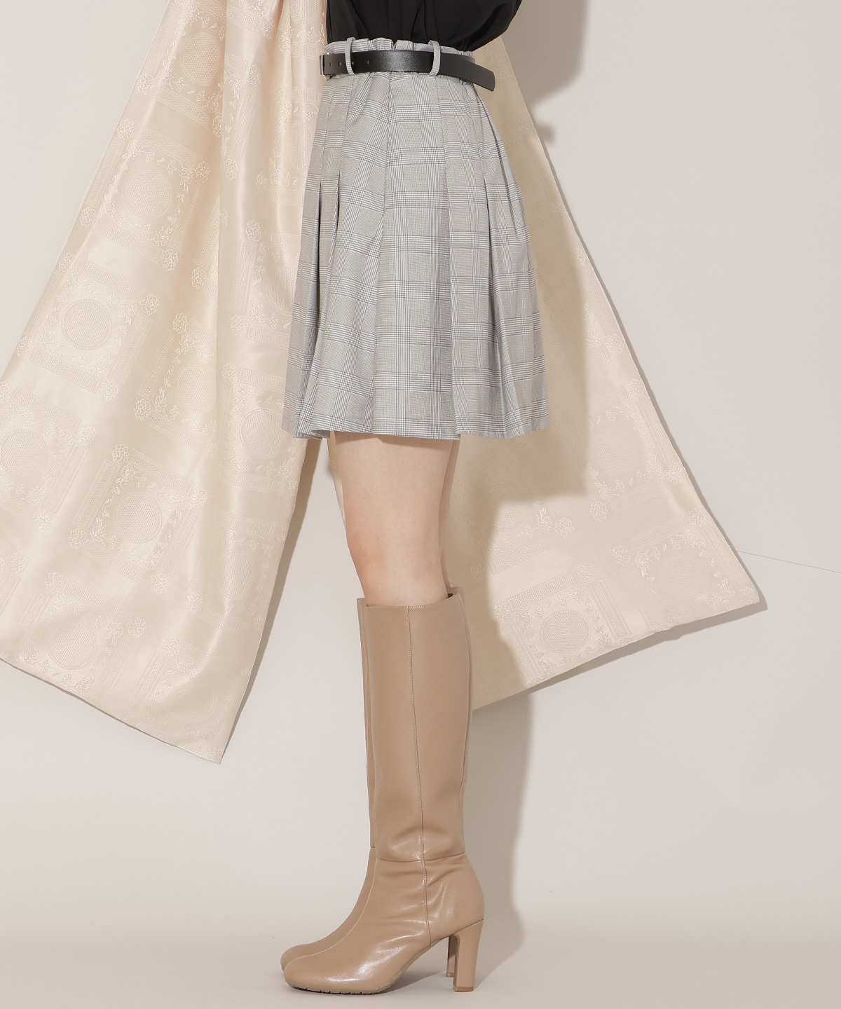 ベルト付きプリーツミニスカート