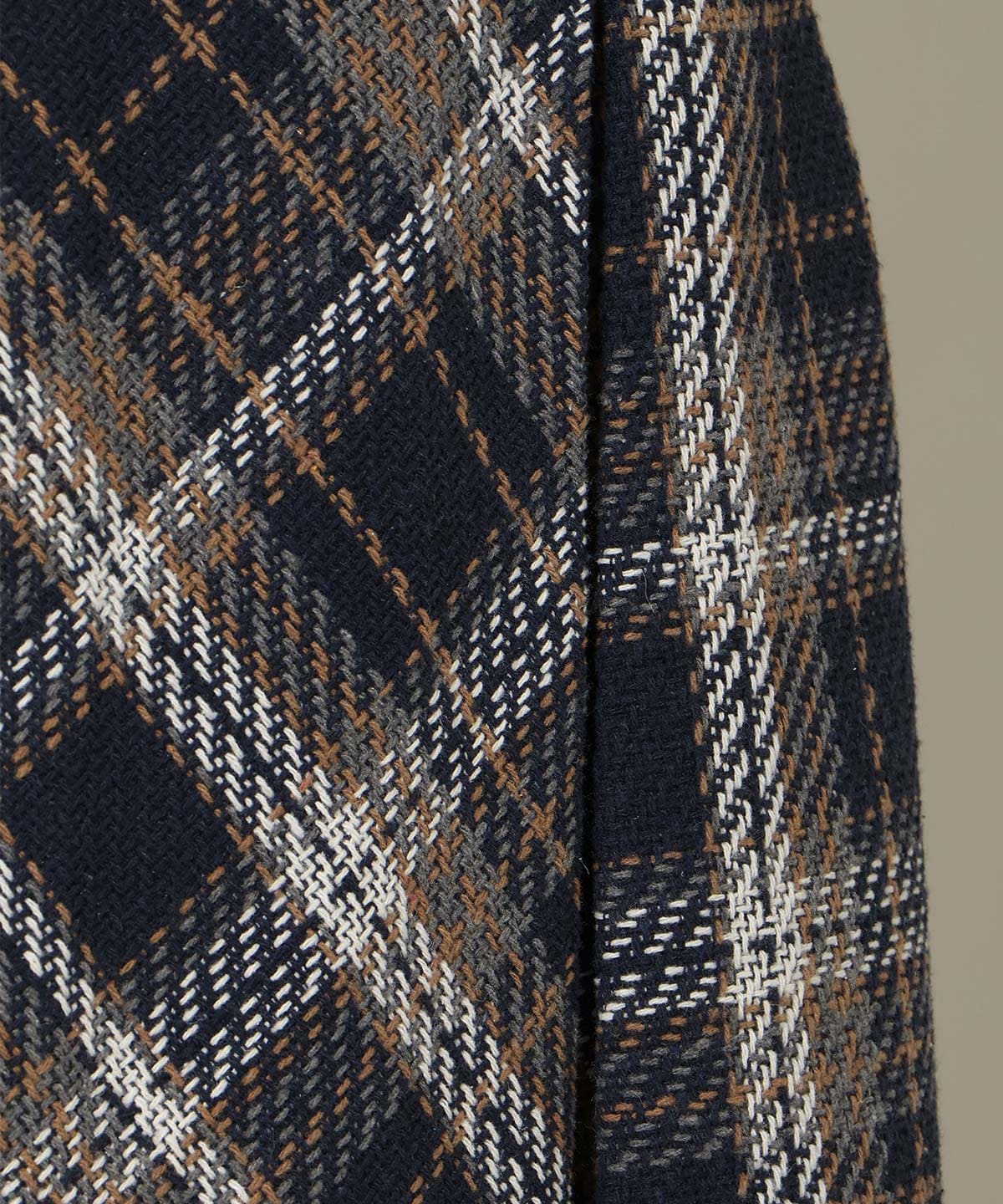 ベルト付きツイードミディ丈スカート