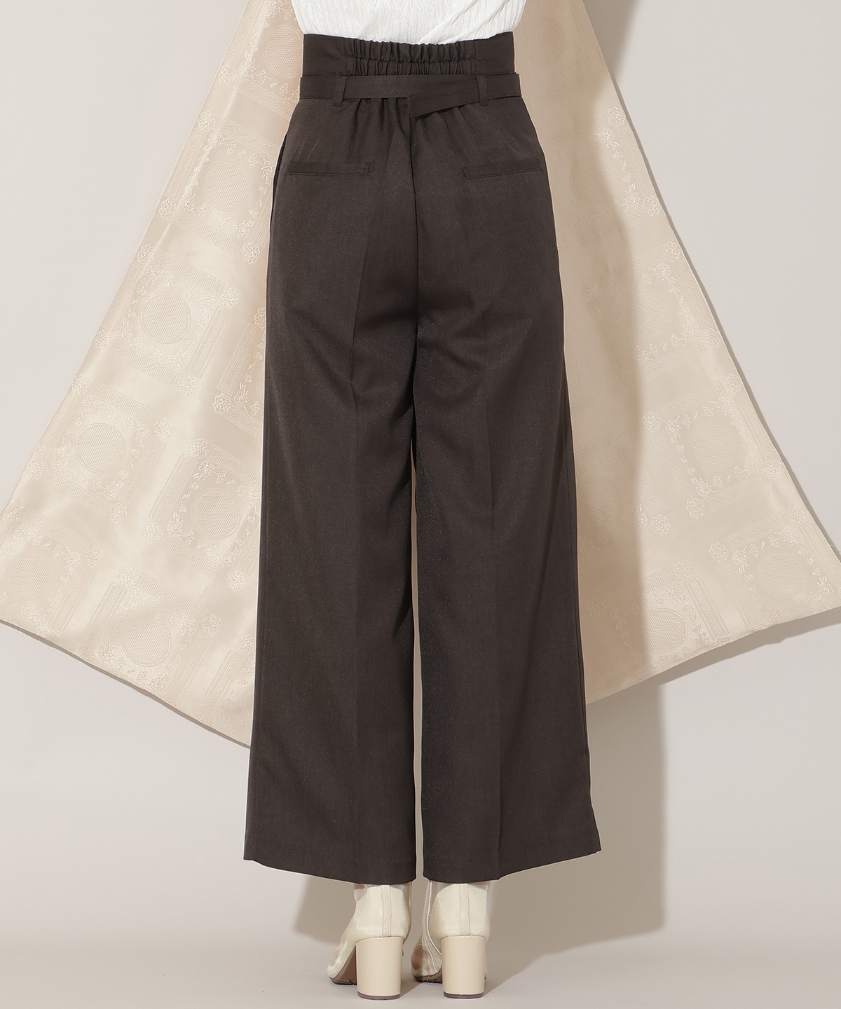 ベルト付きタックワイドパンツ