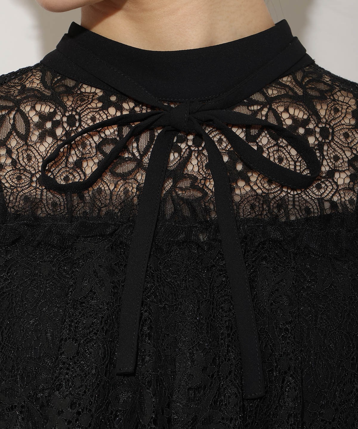 タックリボンレースブラウス×バックレースアップワンピース