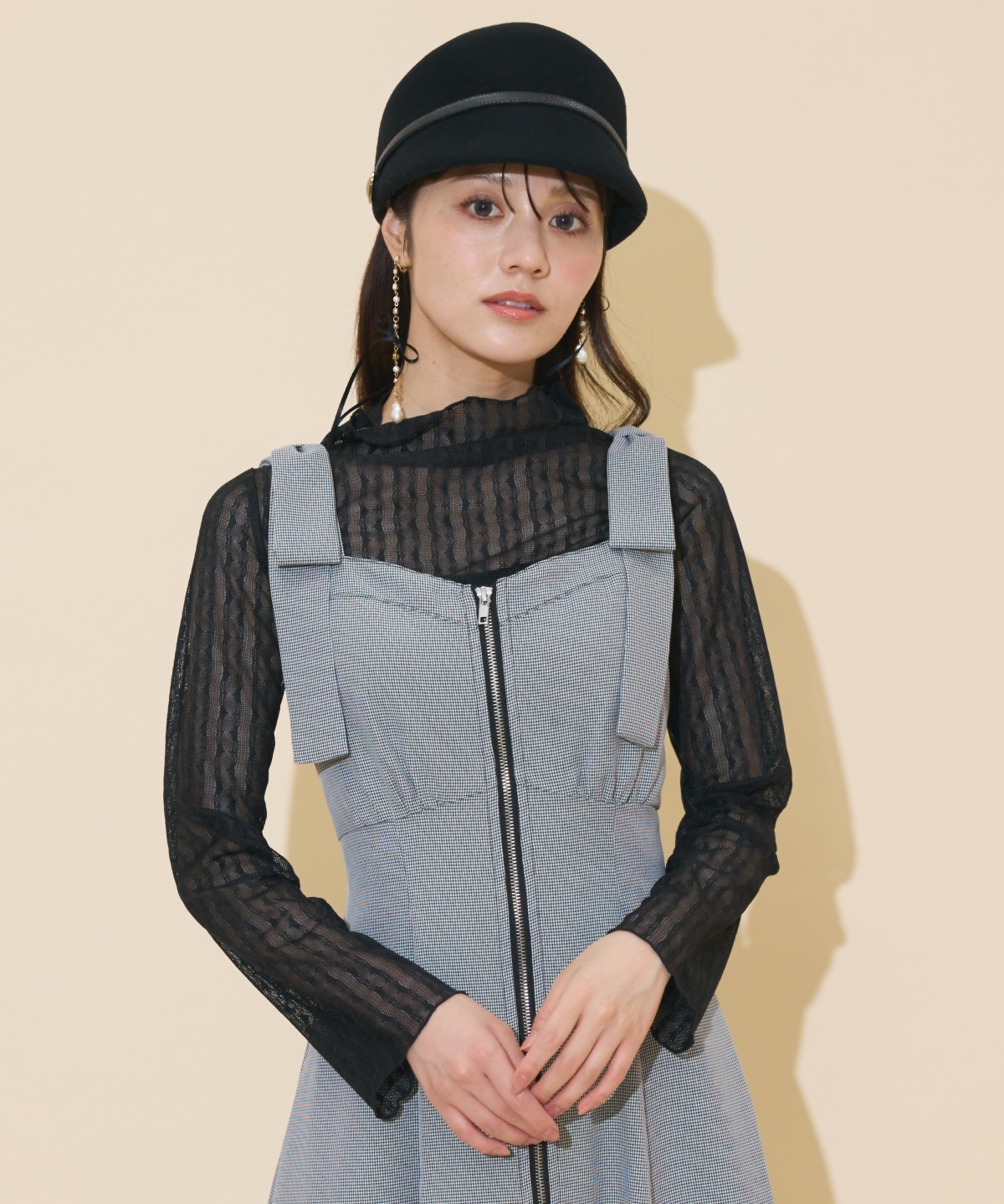 ショルダーリボンフロントZIPワンピース