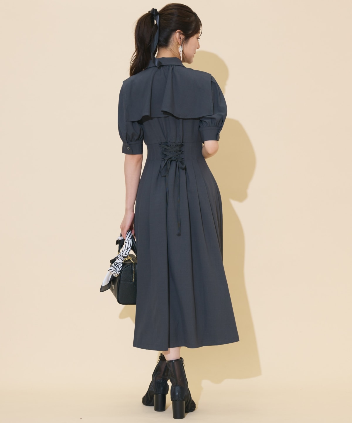 スクエアラッフルシャツワンピース