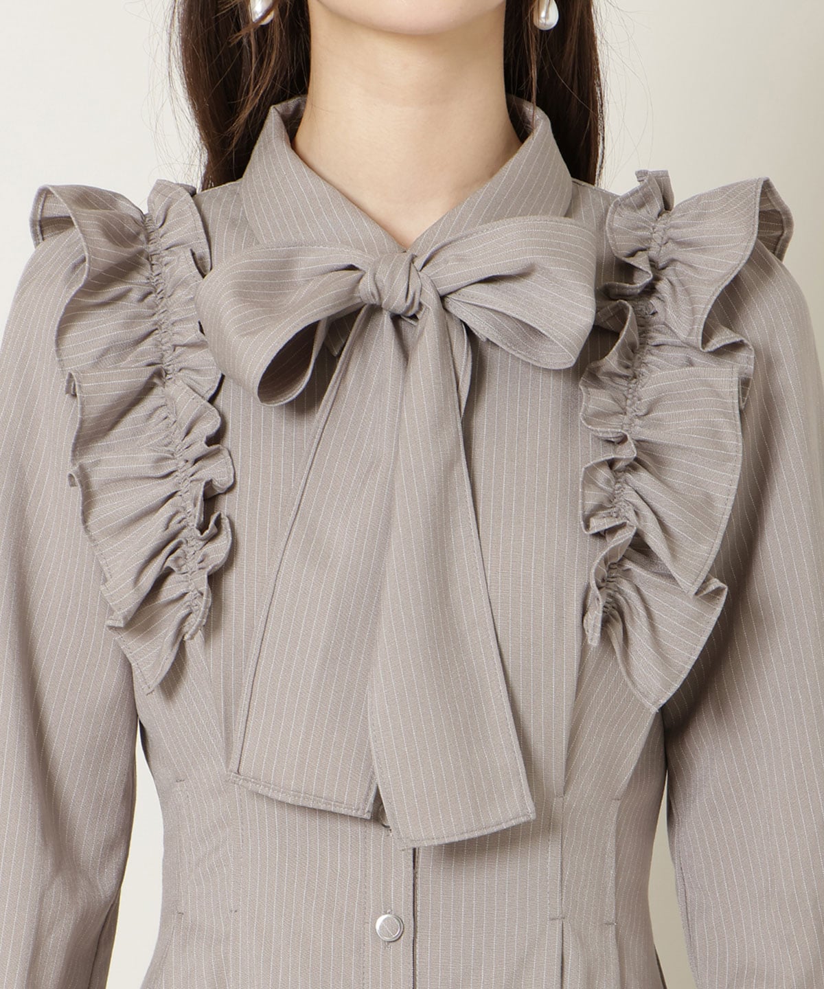 ショルダーフリルリボンタイシャツワンピース