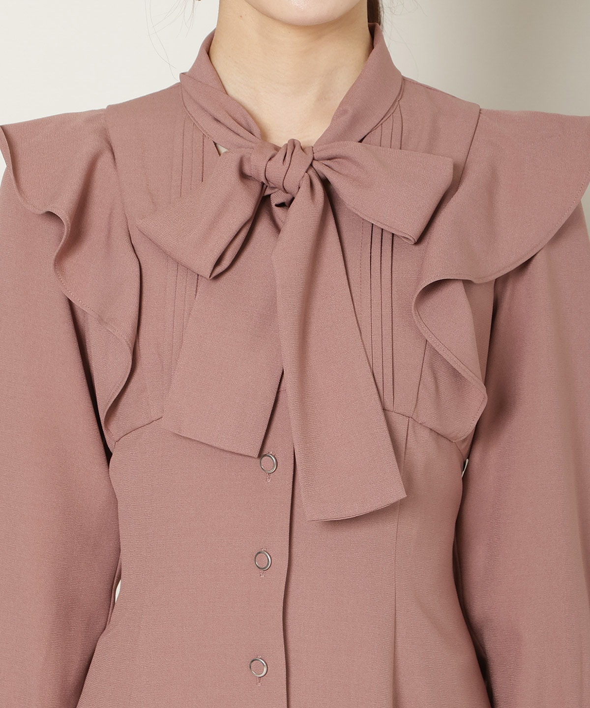 リボンタイラッフルフレアワンピース