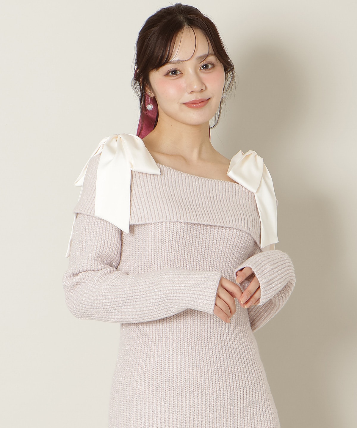 リボンショルダーオフショルニットワンピース