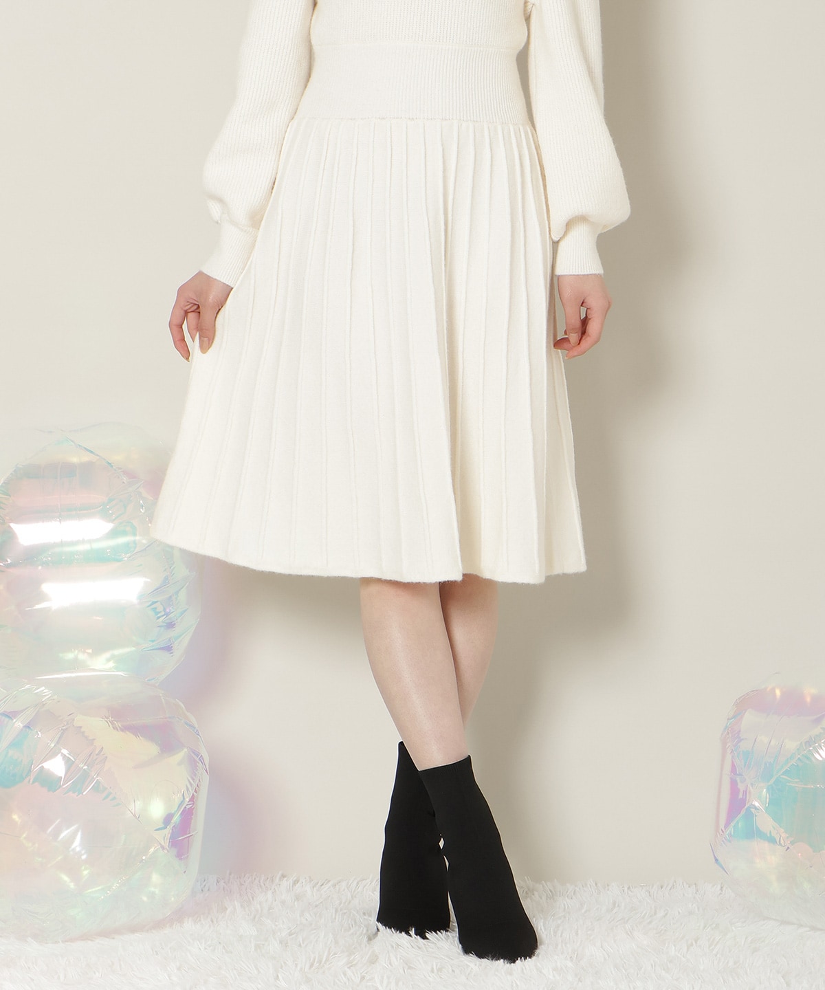 【12/18(thu) 12時予約スタート】オープンショルダープリーツニットOP