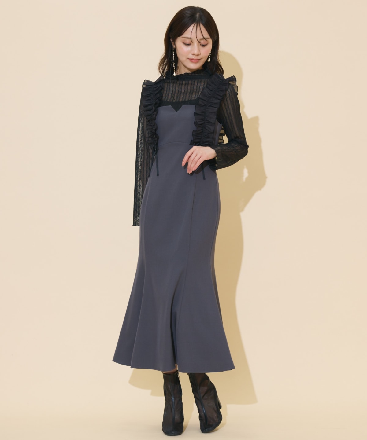 フリルショルダーマーメイドワンピース