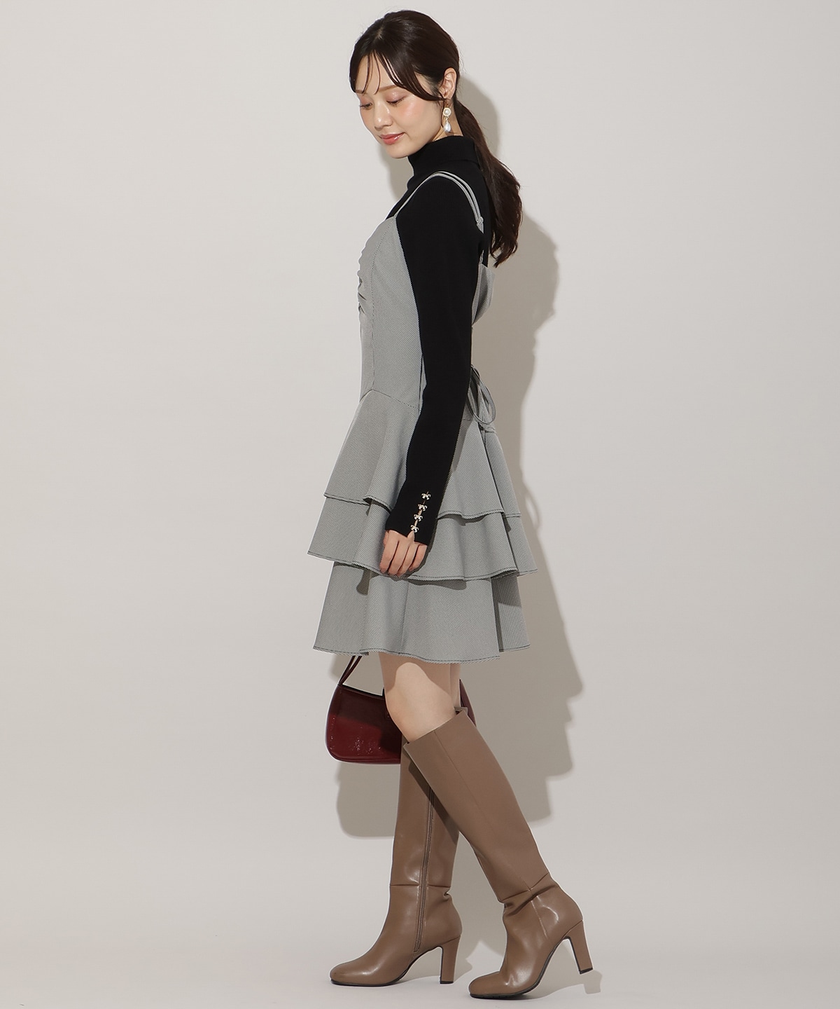 ダブルストラップアシンメトリーワンピース