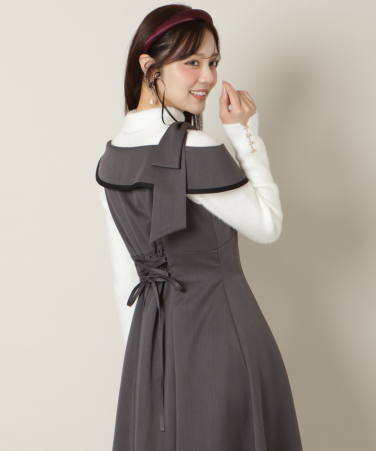 アシンメトリーリボンショルダーワンピース