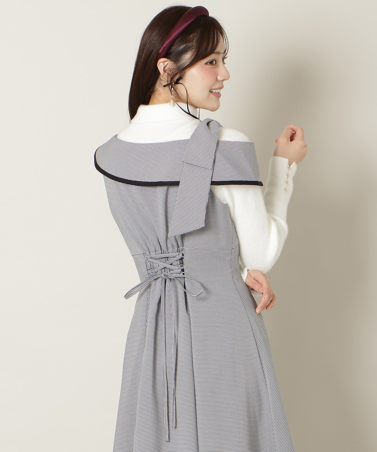 アシンメトリーリボンショルダーワンピース