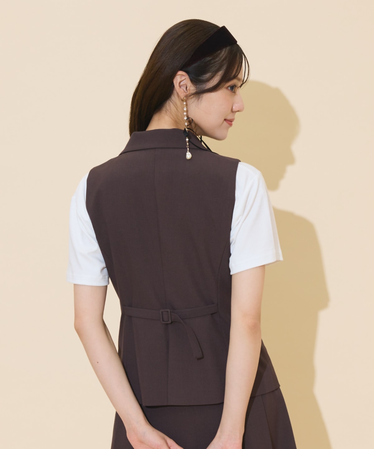 ダブルボタンショートジレ