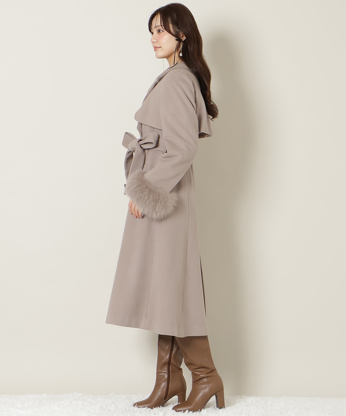 リアルファー付きウールフレアコート