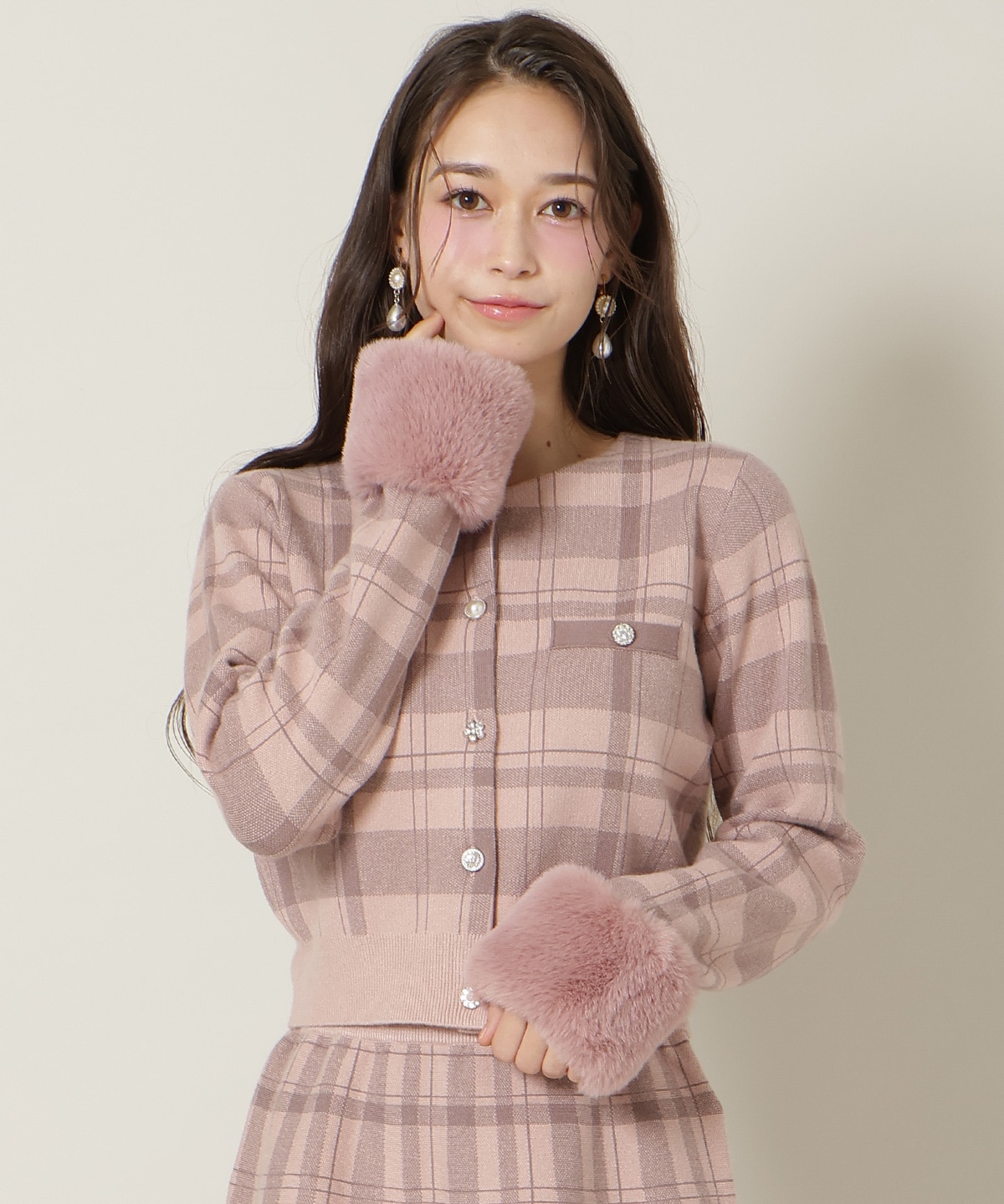 【新色追加】チェック柄ファーカフスカーディガン