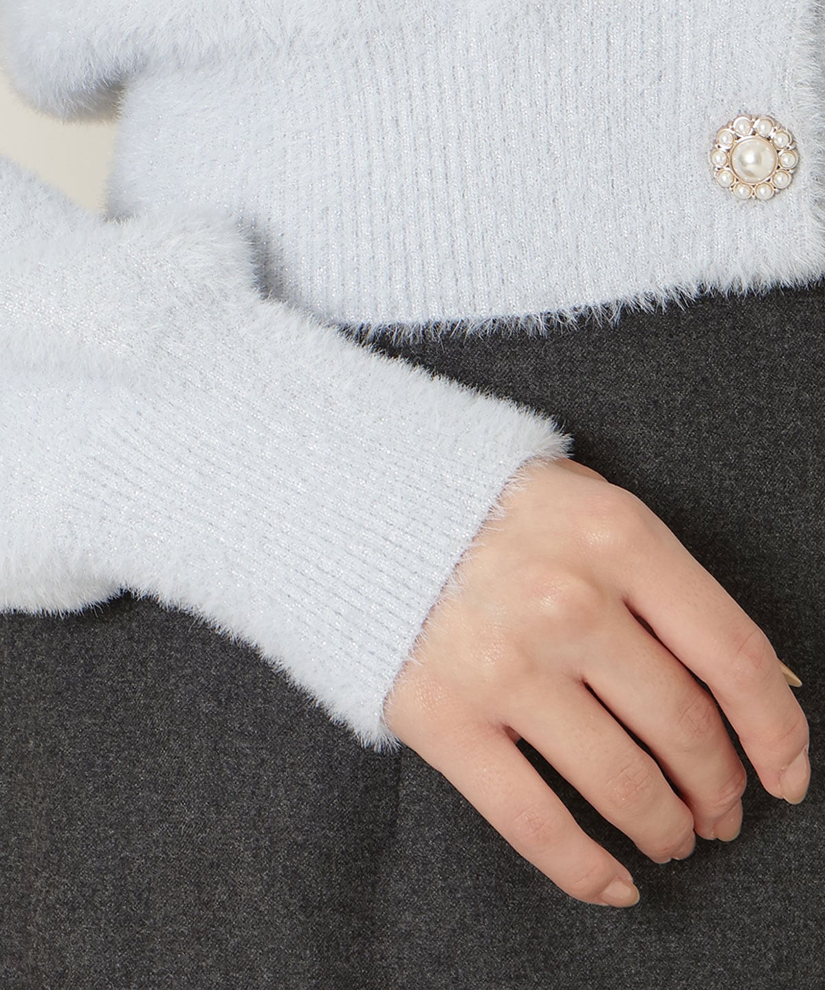 【軽やかラメフェザー】Vネックドロップショルダーカーディガン