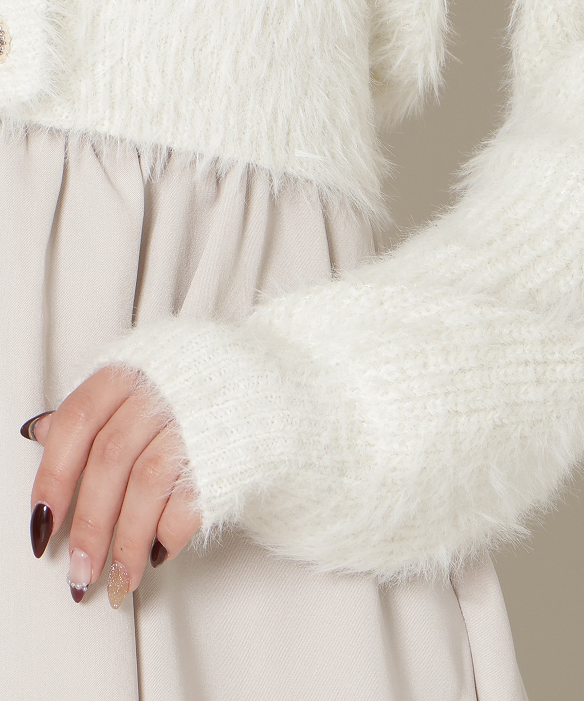 【1/1(thu)10時発売 New Year's Item】Vネックラメフェザーカーディガン