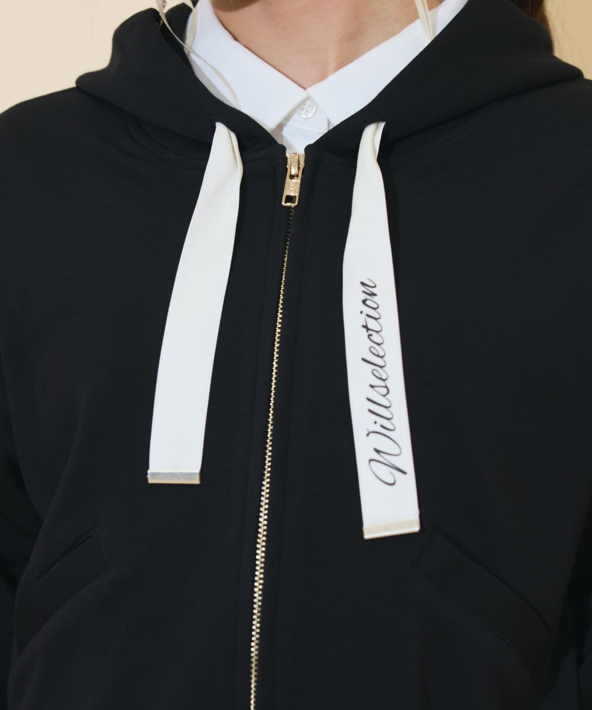 ロゴテープパーカー