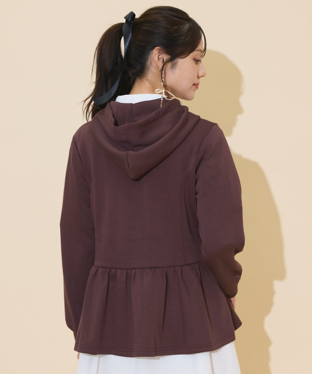 ペプラムパーカー