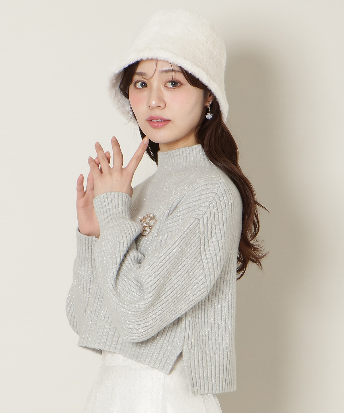 【12/5(fri)10時発売】ブローチ付きクロップドラメニット