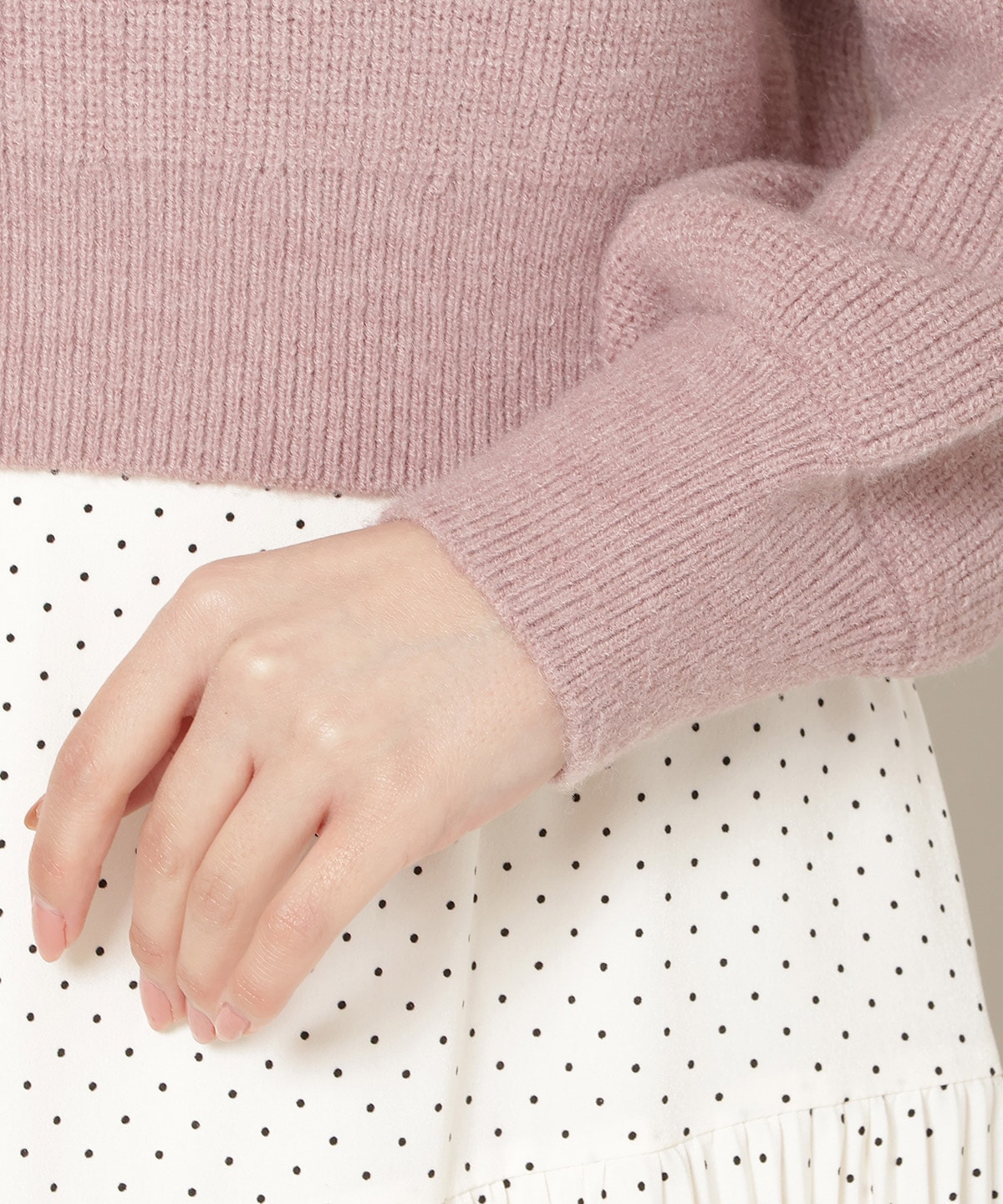 レースショルダーオフタートルニット