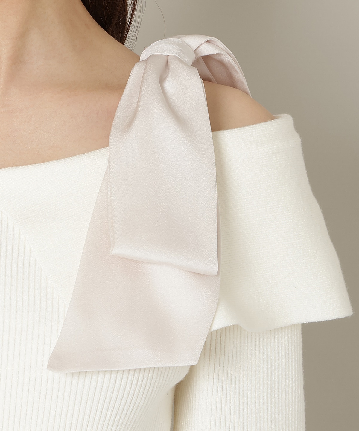 リボンオフショルニットプルオーバー