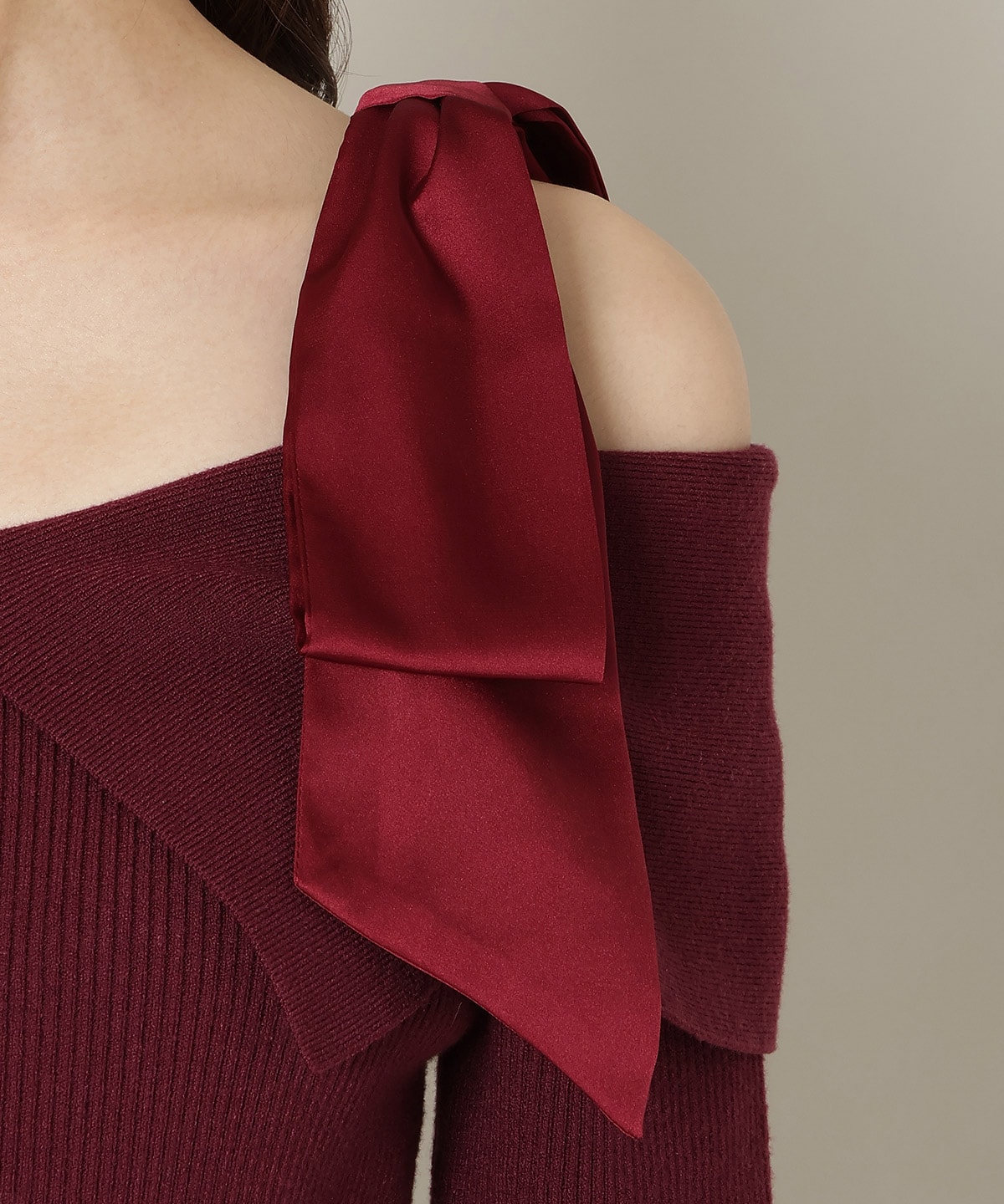 リボンオフショルニットプルオーバー