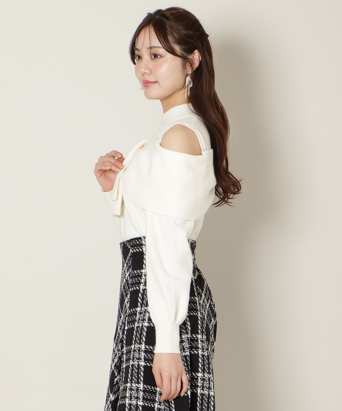 【1/1(thu)10時発売 New Year's Item】ツイストリボンオフショルニット