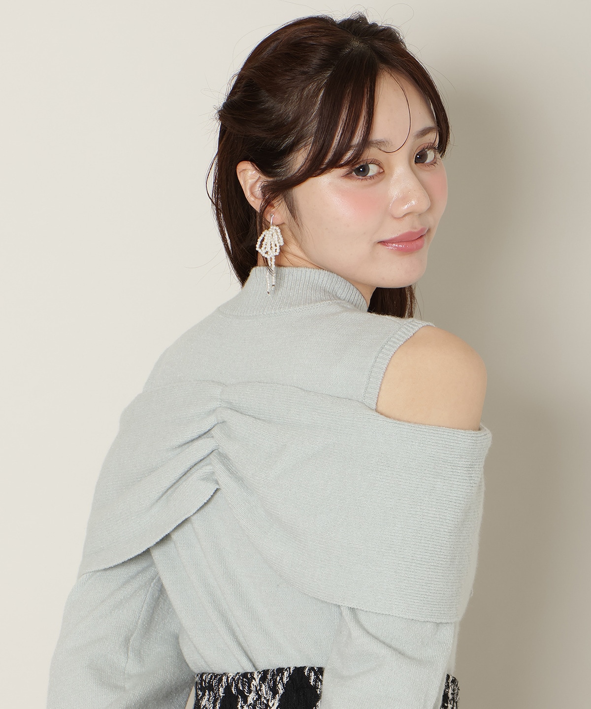 【1/1(thu)10時発売 New Year's Item】ツイストリボンオフショルニット