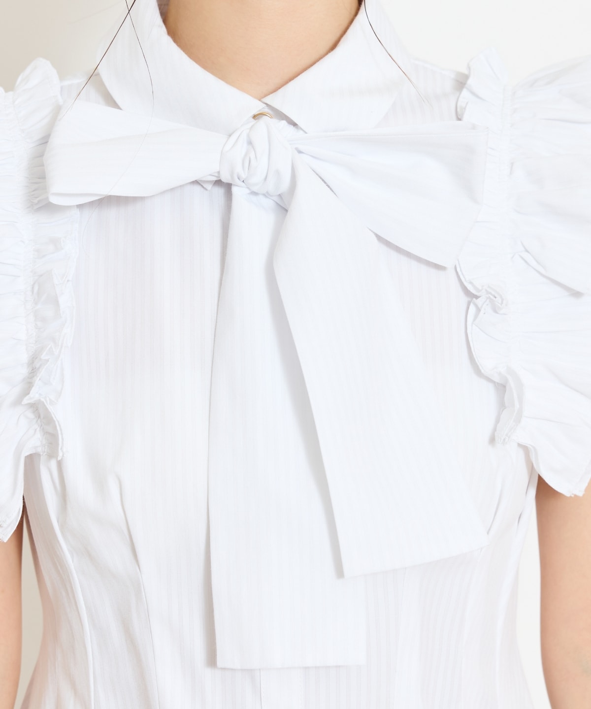 フリルスリーブペプラムブラウス