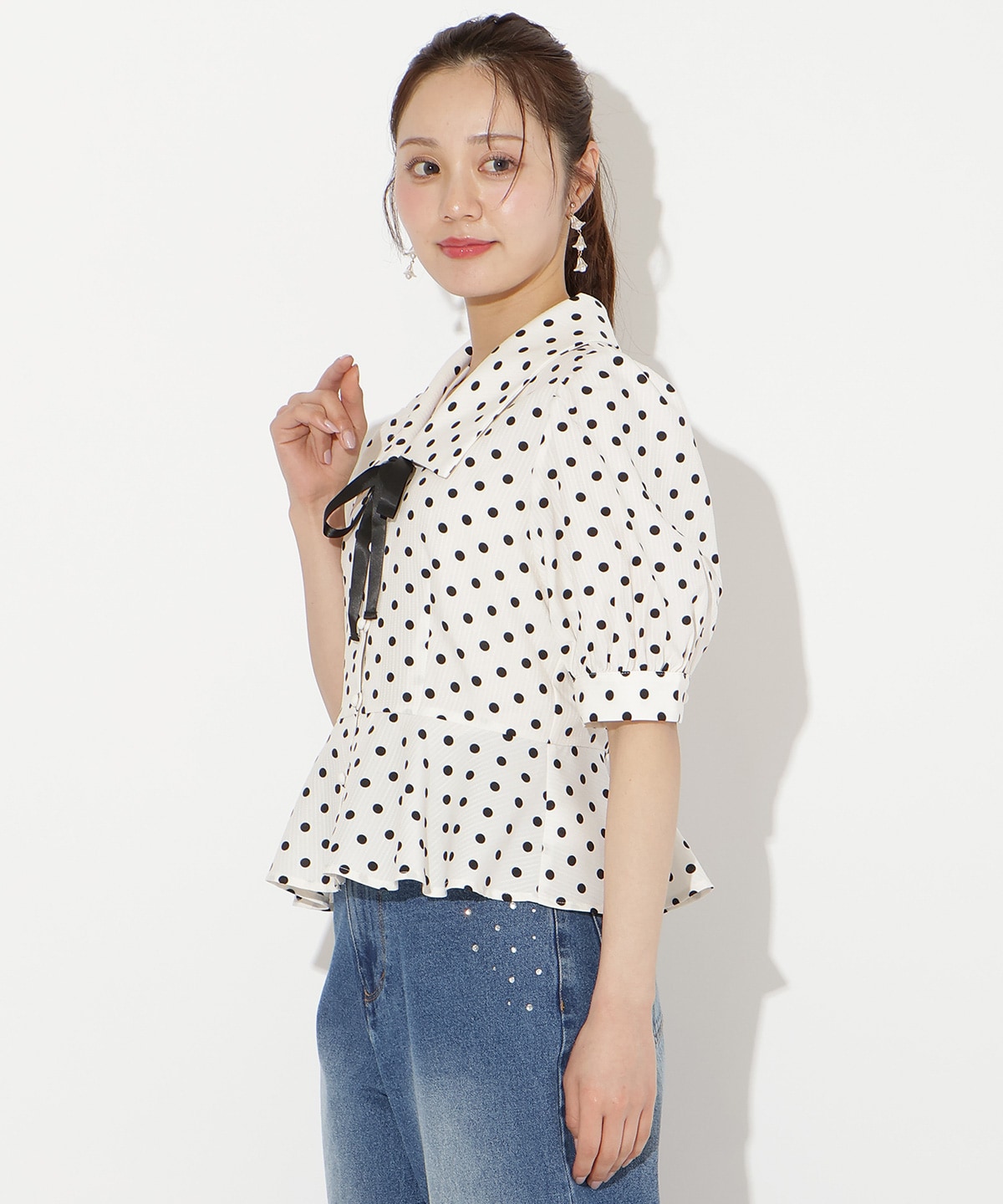 パフスリーブドットブラウス