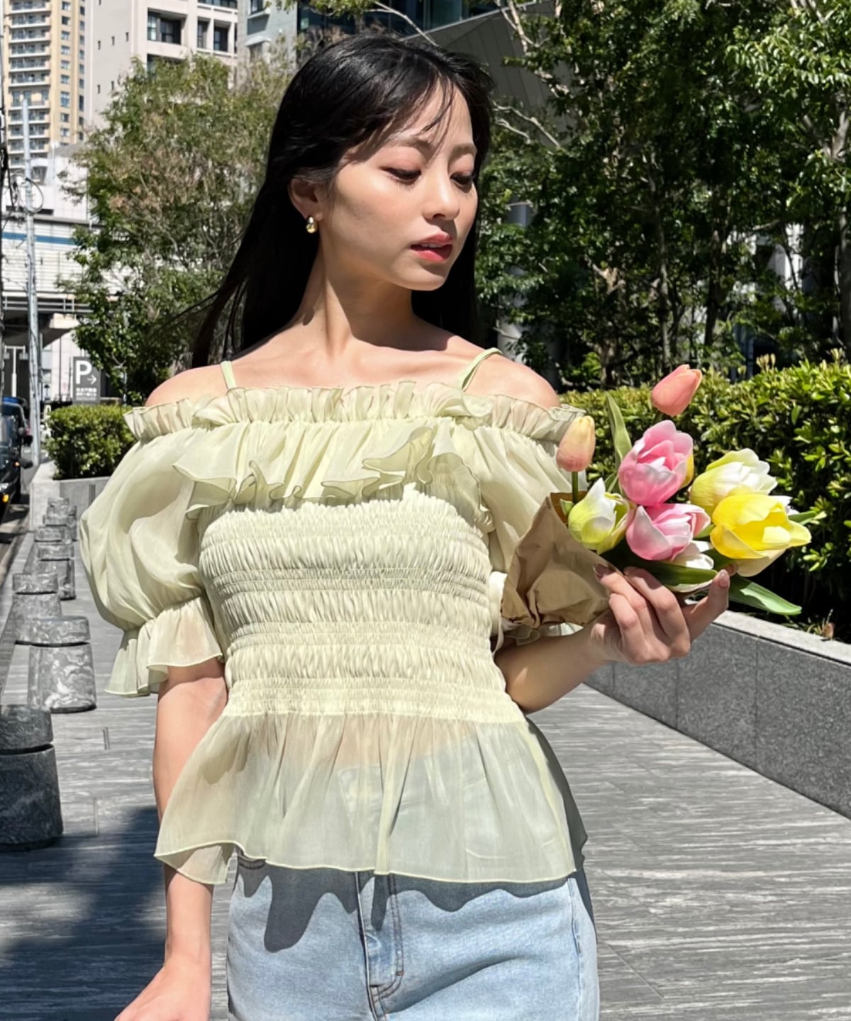 シャーリングペプラムブラウス