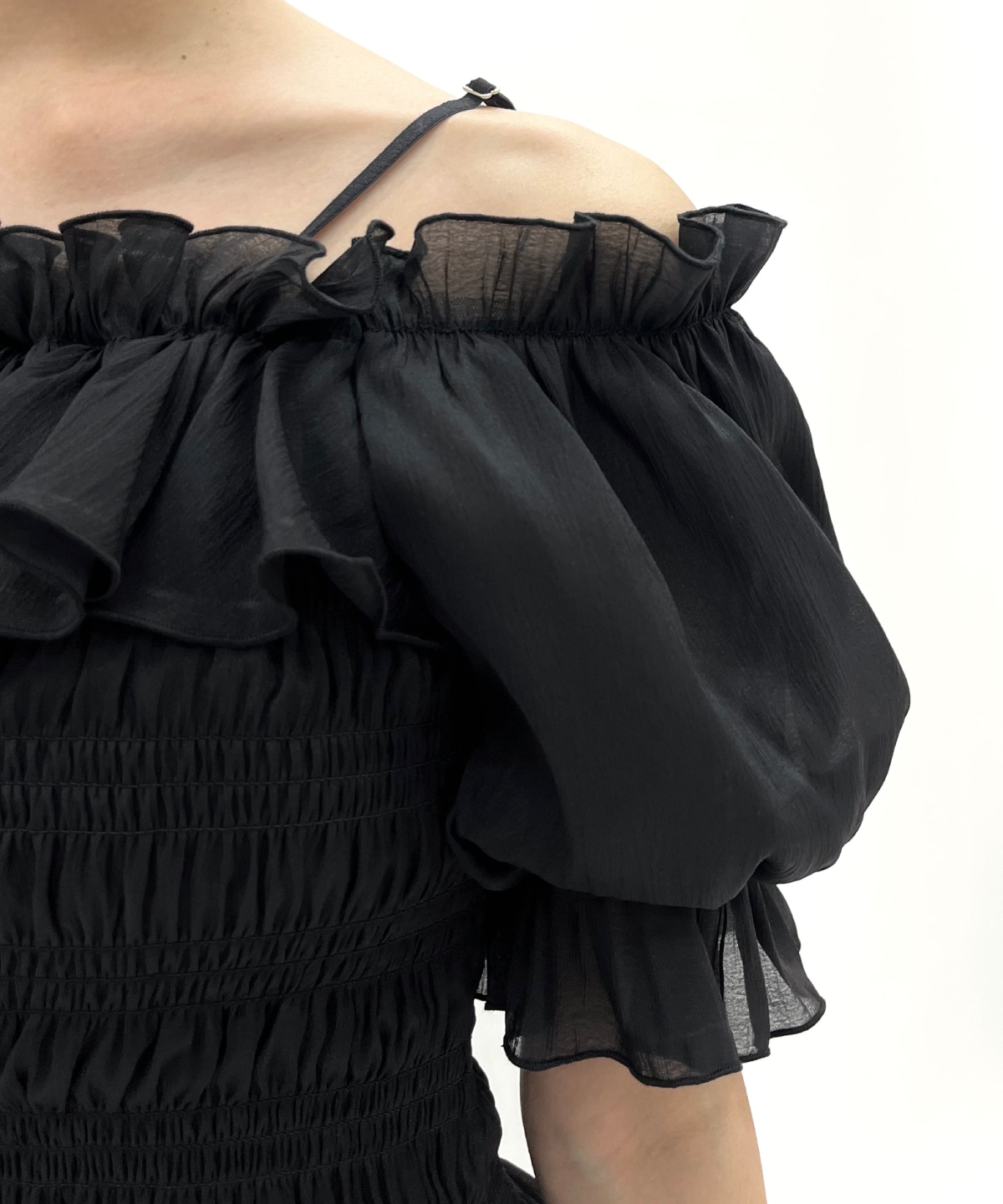 シャーリングペプラムブラウス