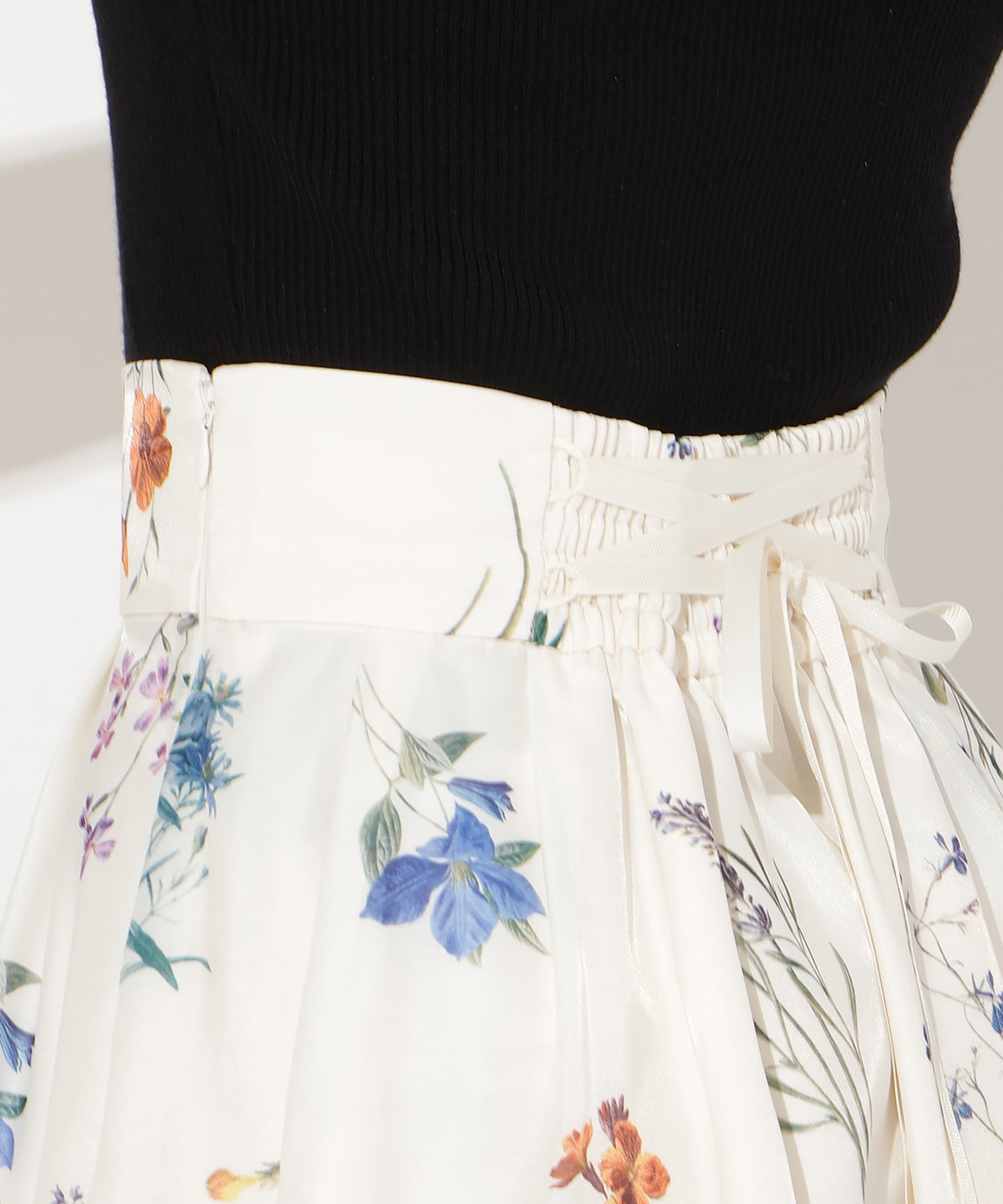 【3/12(thu)10時発売】ボタニカルフラワーシアータックスカート