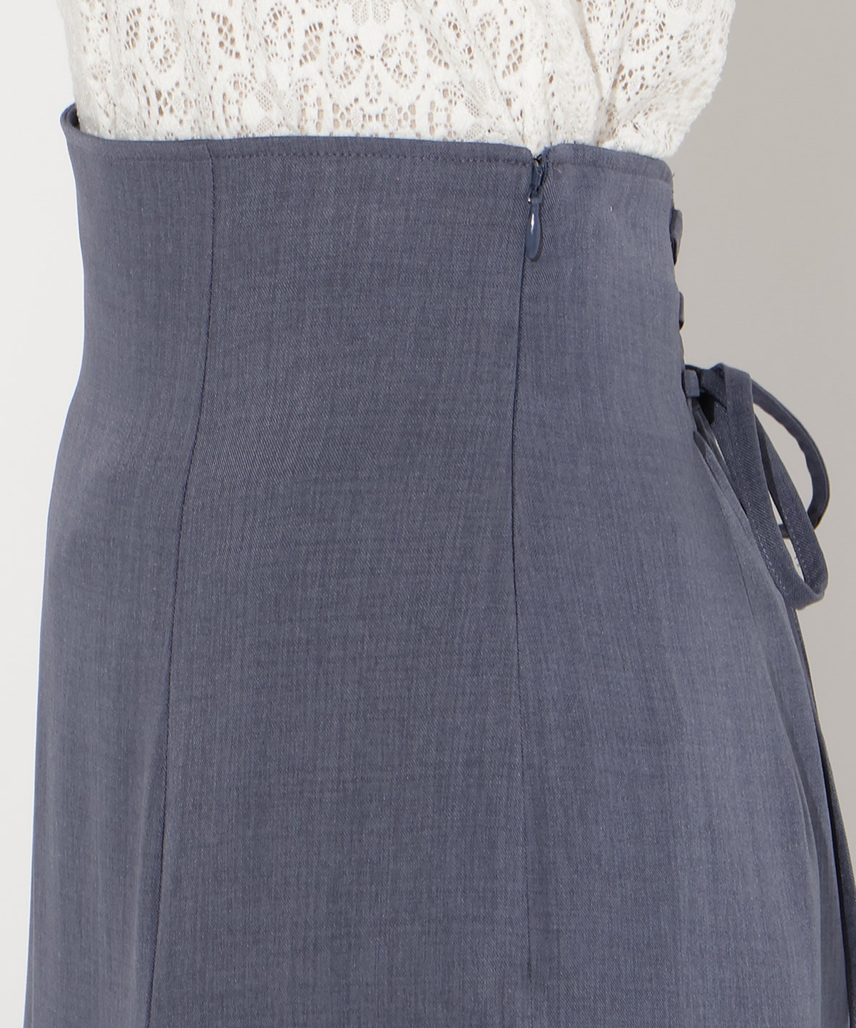 スリットデザインラッフルリボンスカート